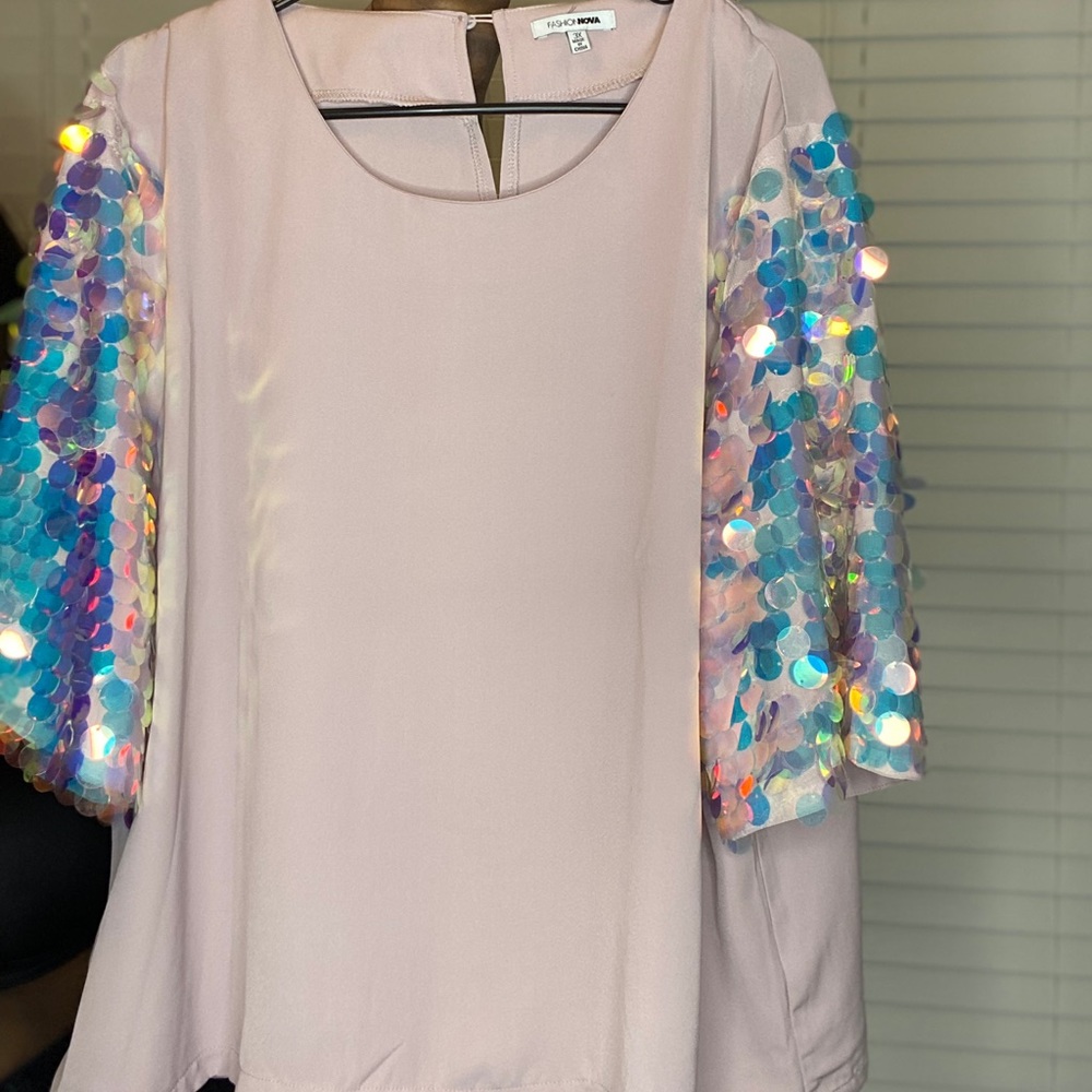 Sequin sleeve blouse